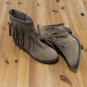Fringe ankle boots with small block heel size 8